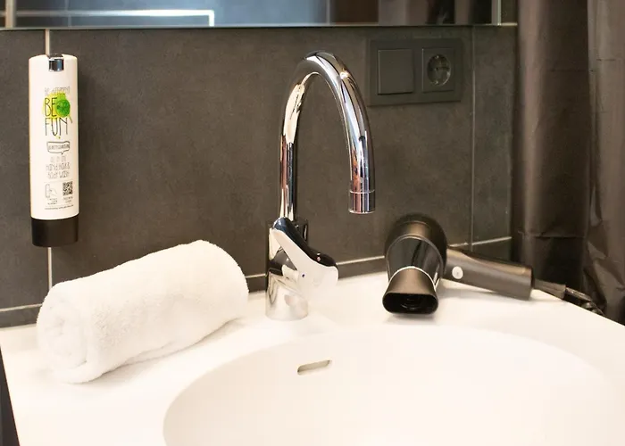 Hotel Nec By Wmm *